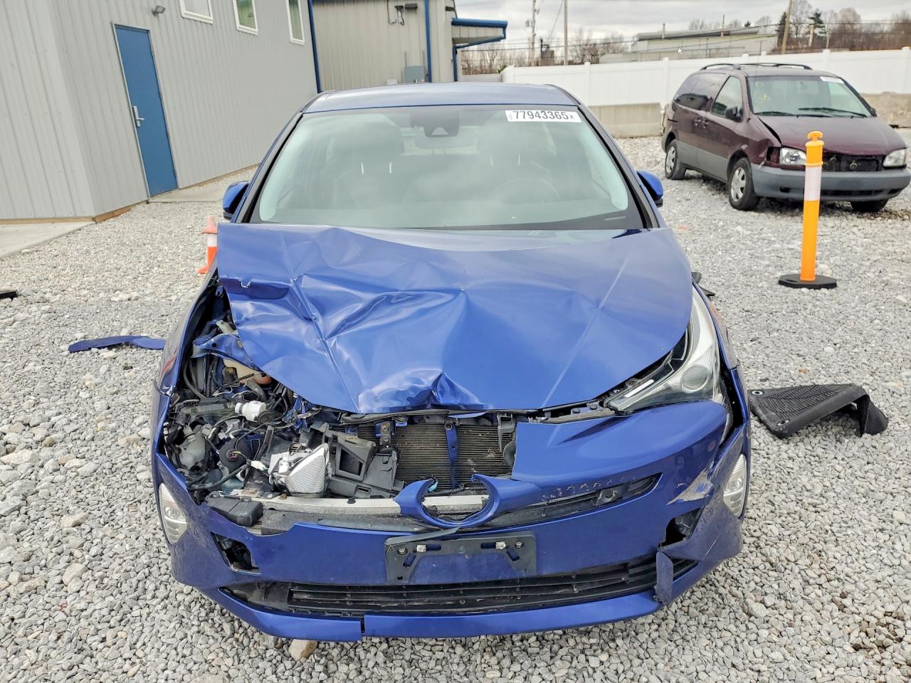 2018 TOYOTA PRIUS photo 5