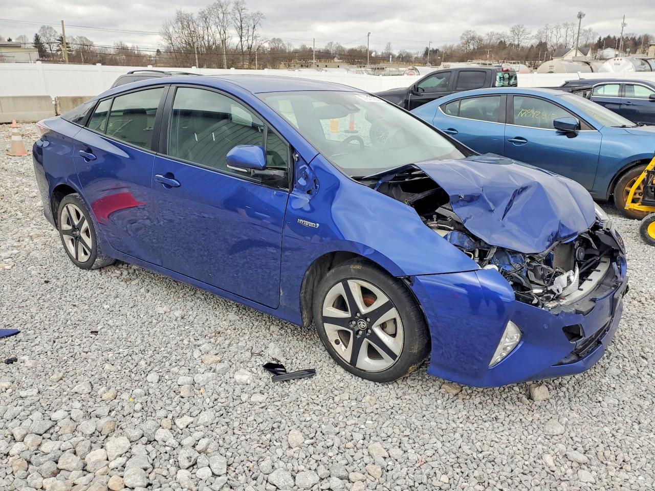 2018 TOYOTA PRIUS photo 4