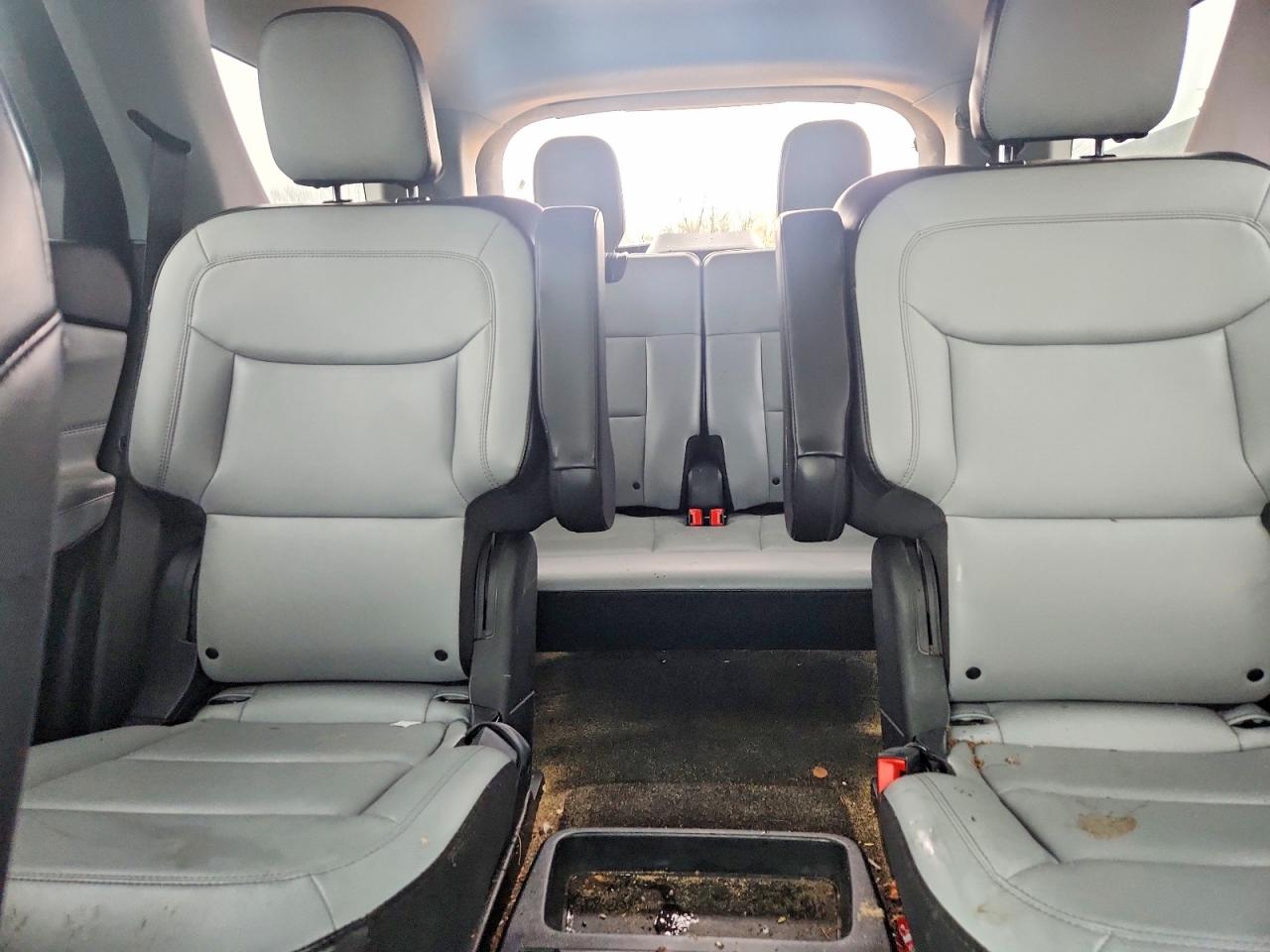 2021 FORD EXPLORER XLT photo 10