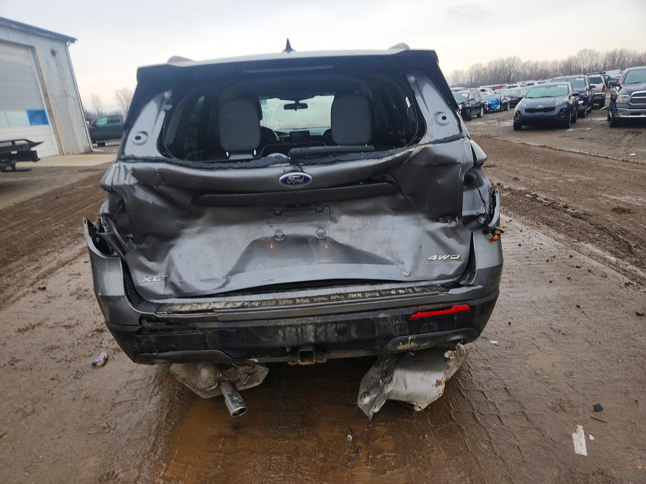 2021 FORD EXPLORER XLT photo 6