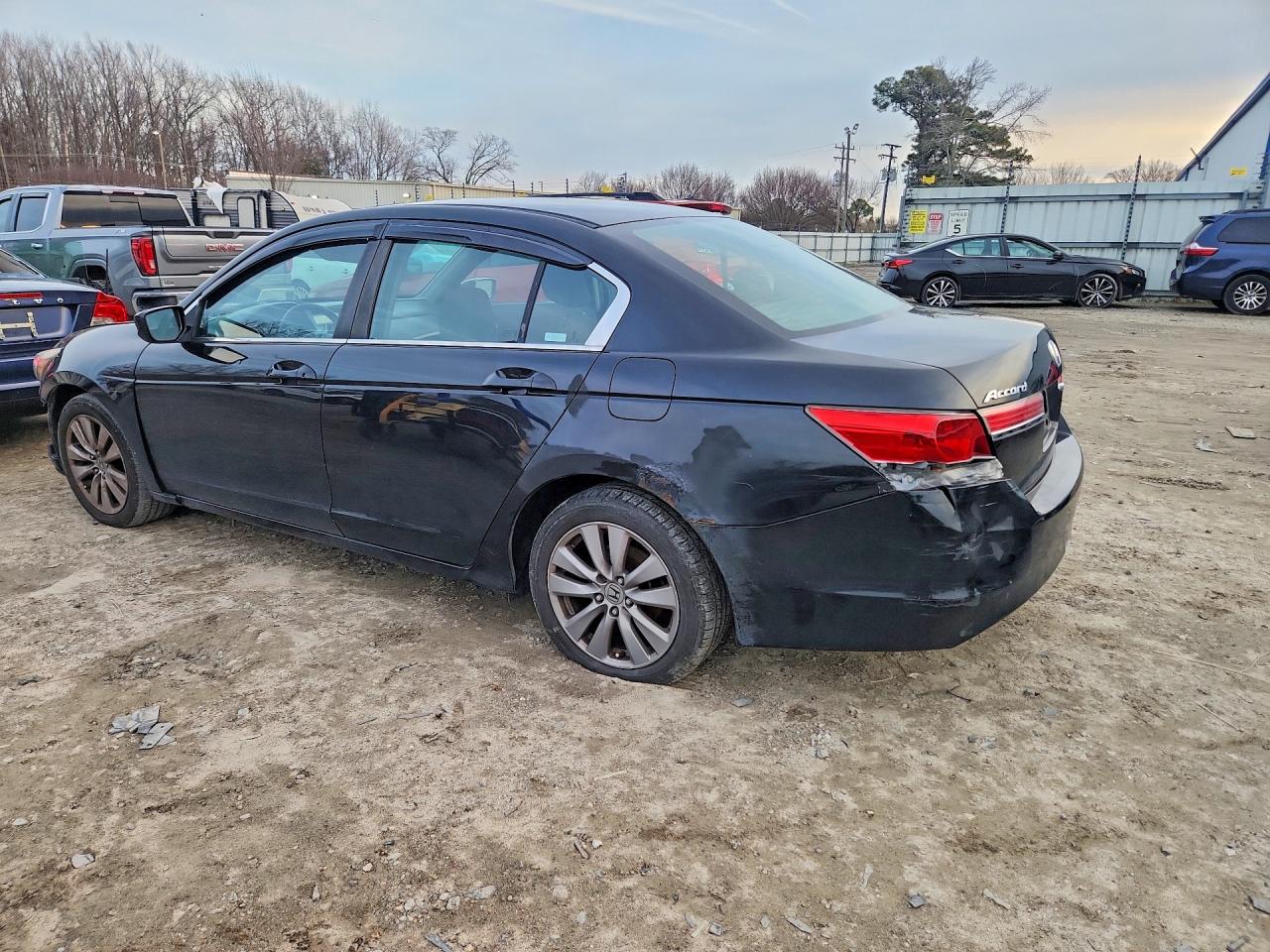 2012 HOND ACCORD photo 3