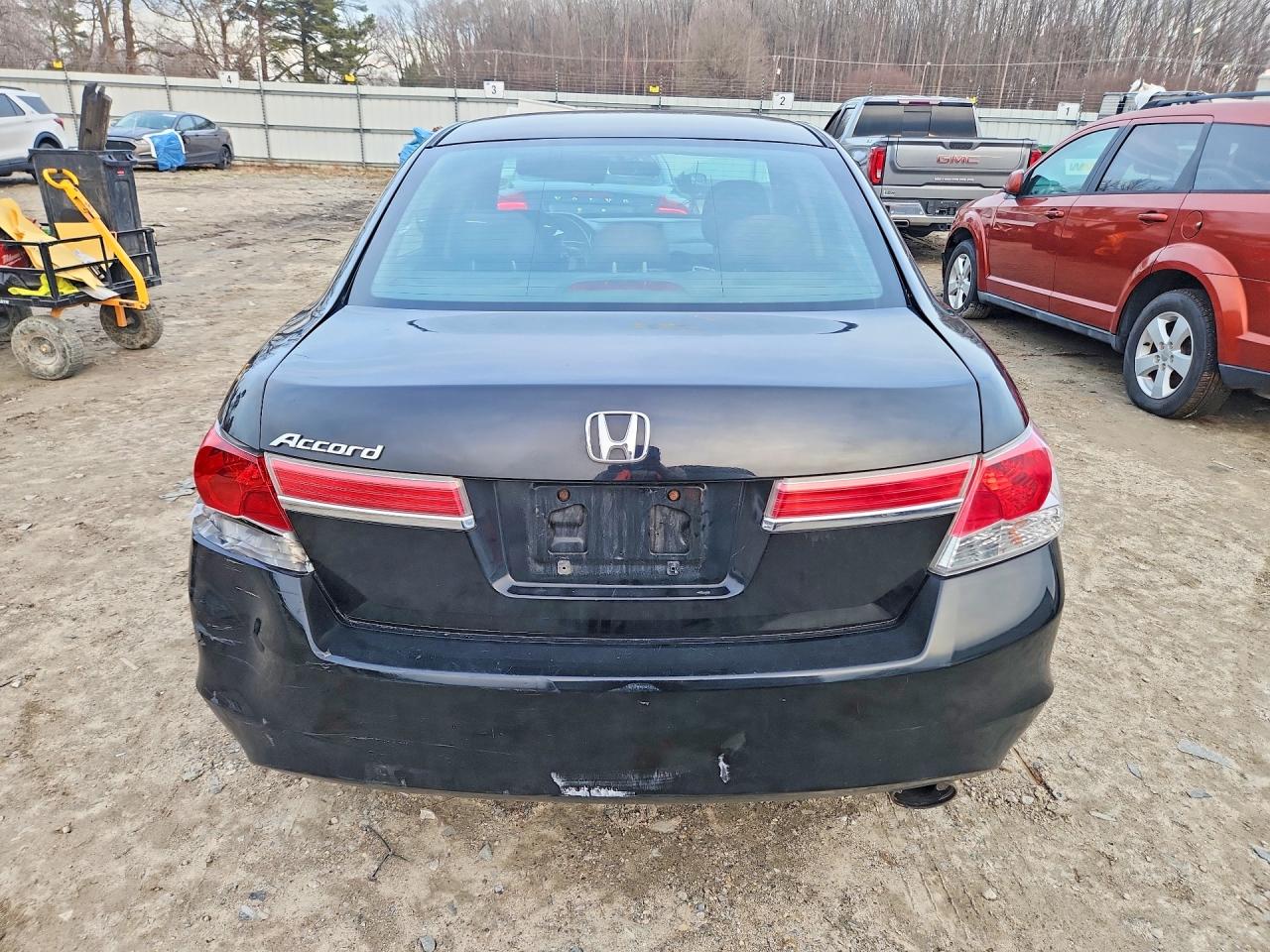 2012 HOND ACCORD photo 11
