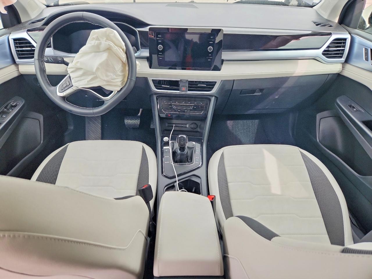 2025 VOLKSWAGEN TAOS SE photo 15