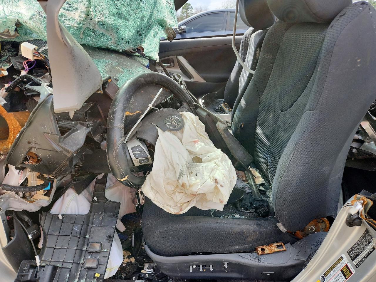2010 TOYOTA CAMRY SE photo 13