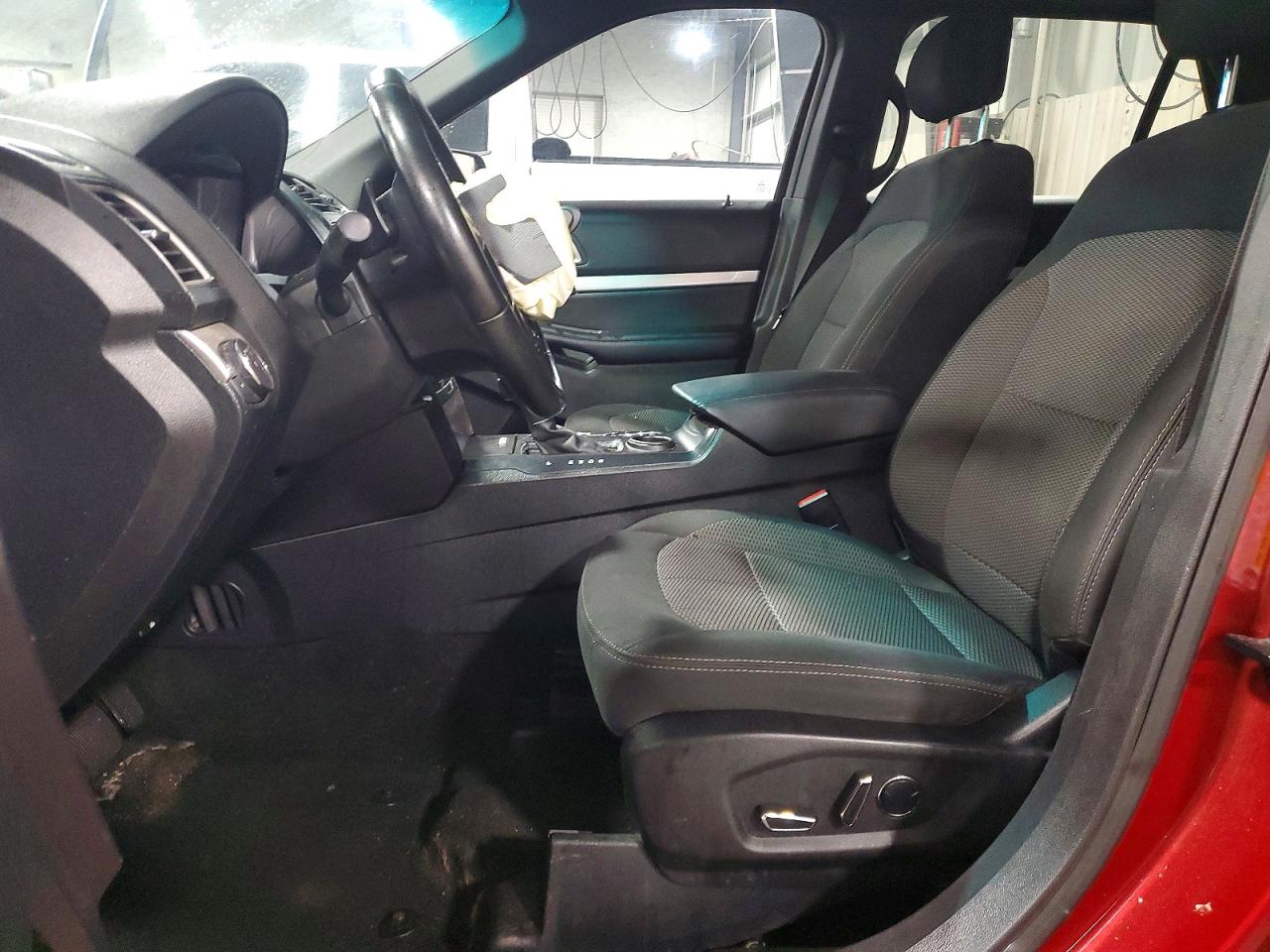 2016 FORD EXPLORER XLT photo 7