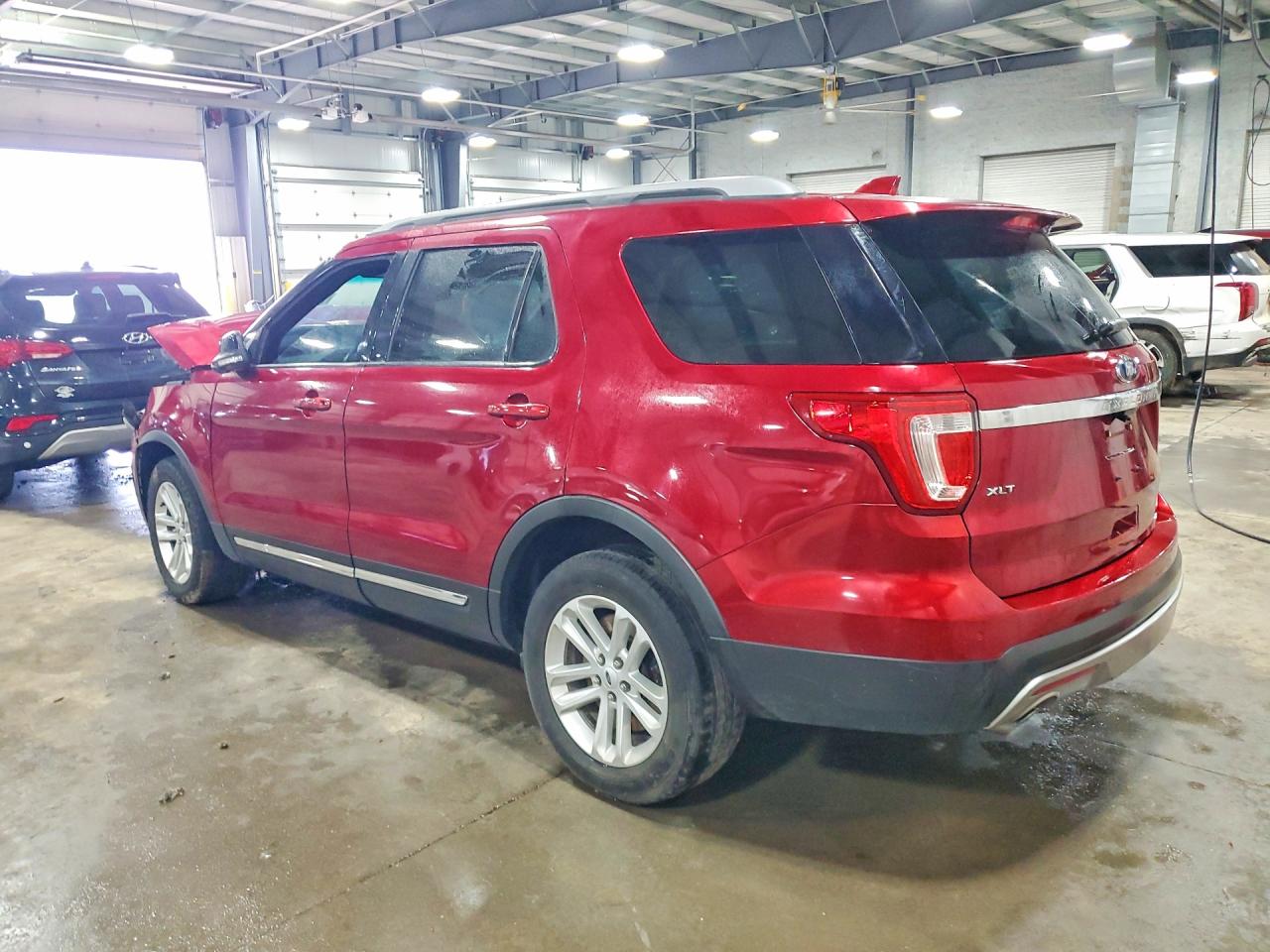 2016 FORD EXPLORER XLT photo 2