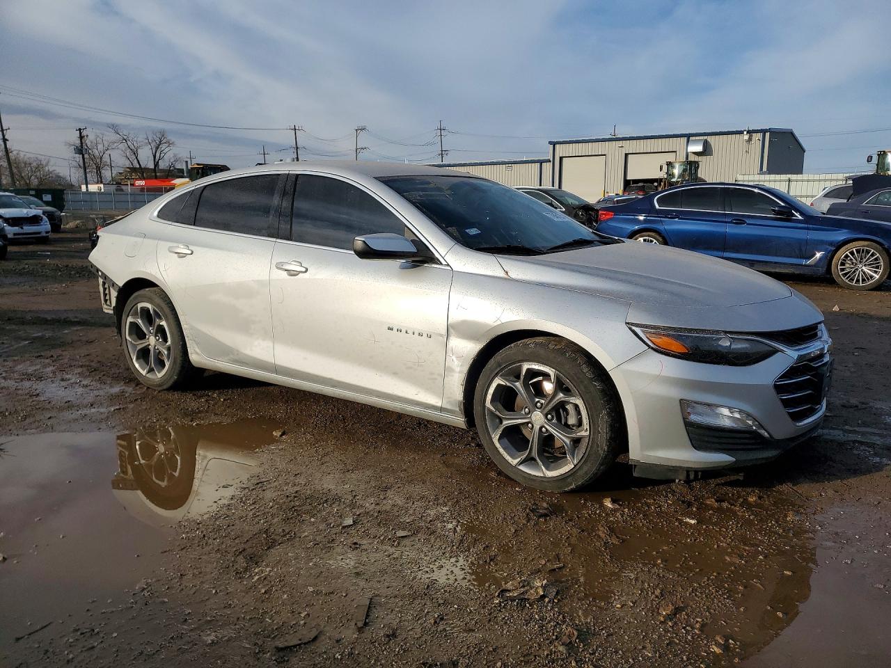 2022 CHEVROLET MALIBU LT photo 4