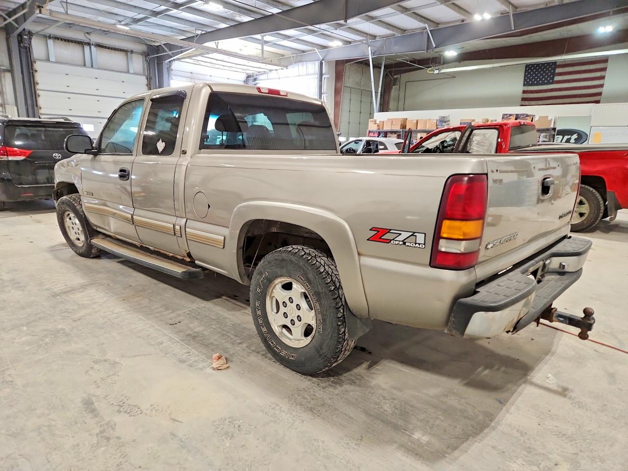 2002 CHEVROLET SILVERADO K1500 photo 2