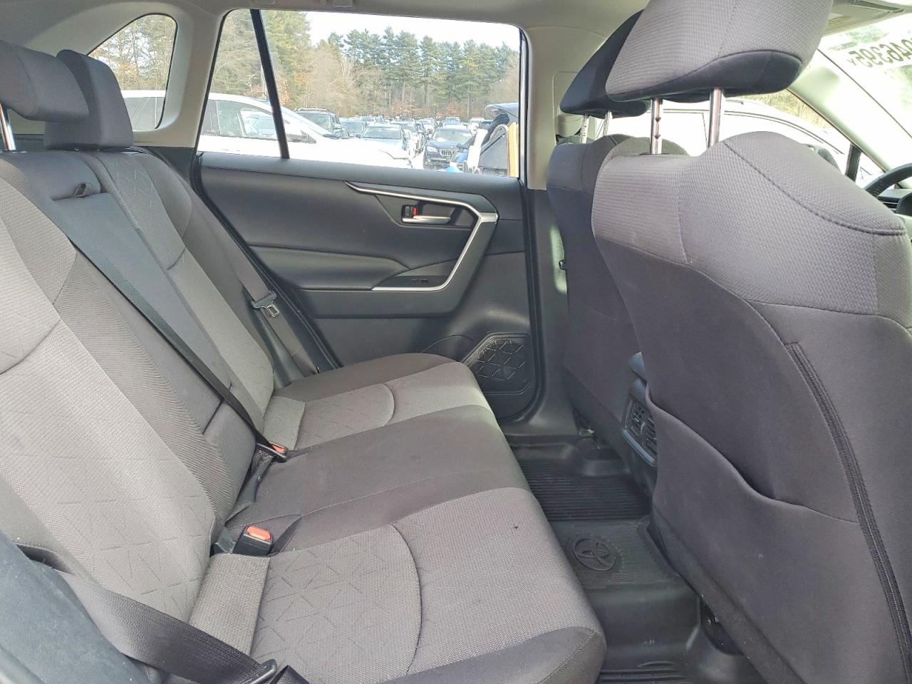 2024 TOYOTA RAV4 XLE photo 11