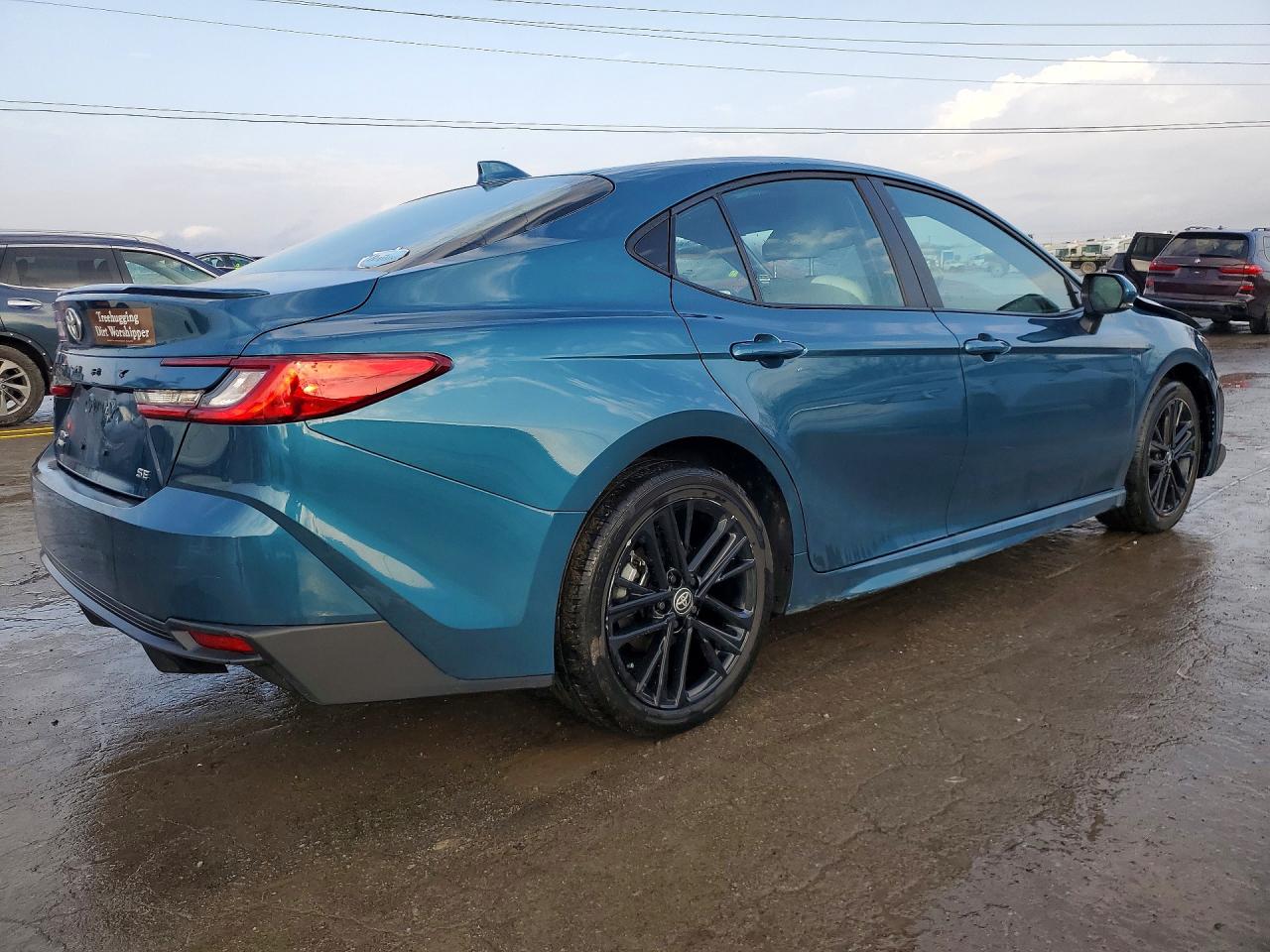 2025 TOYOTA CAMRY SE photo 3