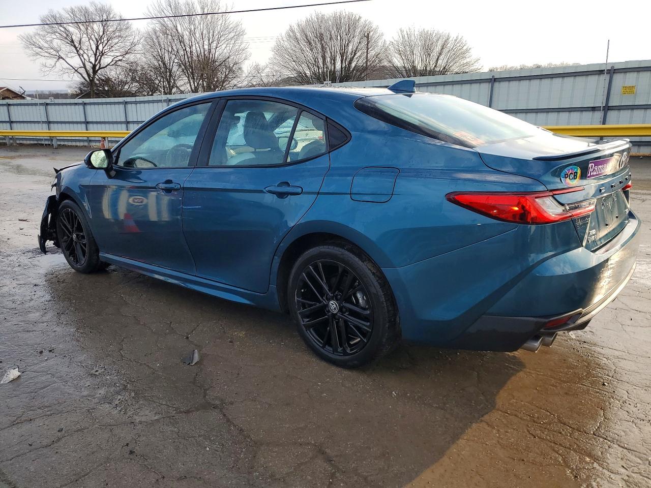 2025 TOYOTA CAMRY SE photo 2