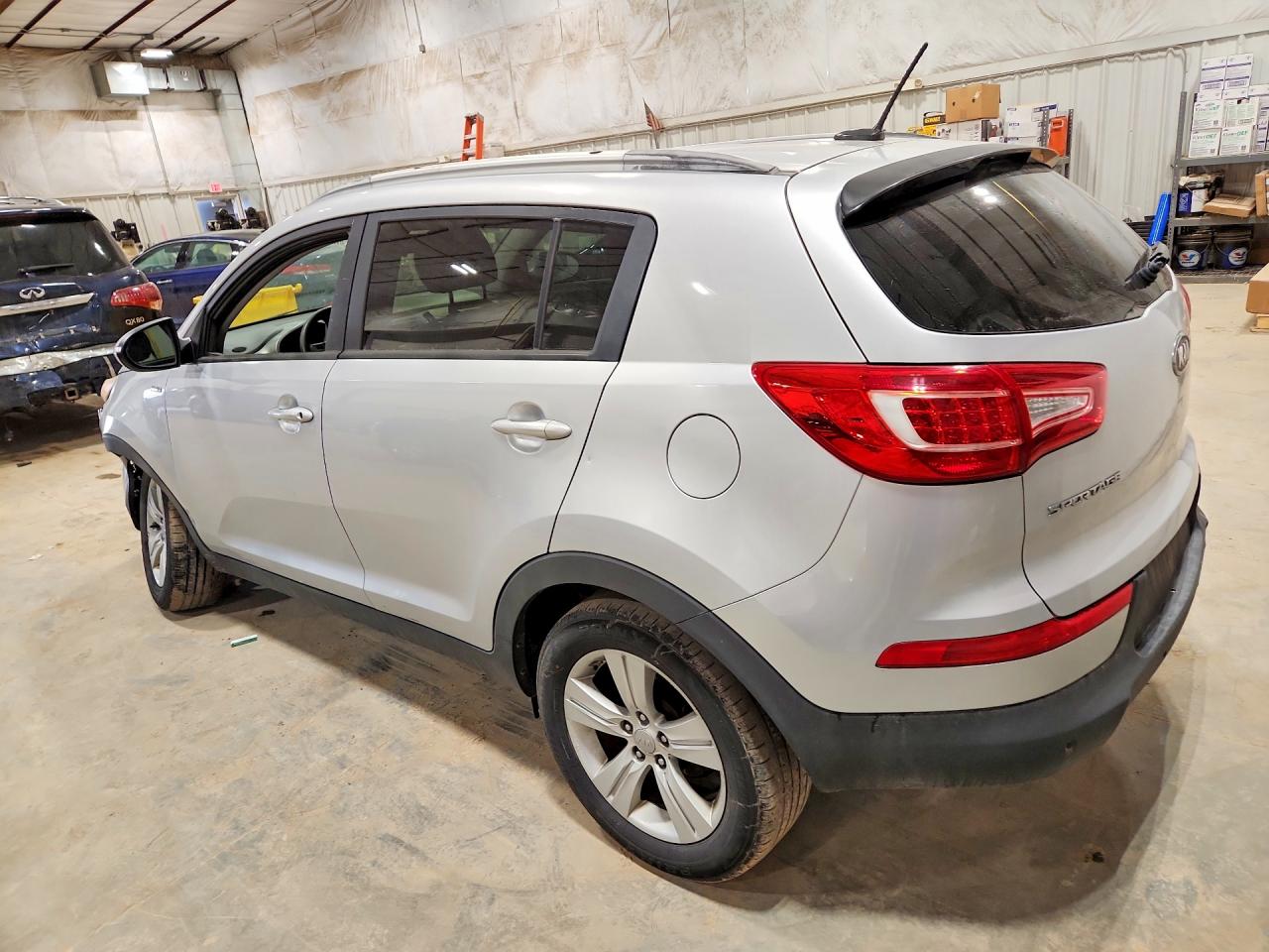 2012 KIA SPORTAGE LX photo 2
