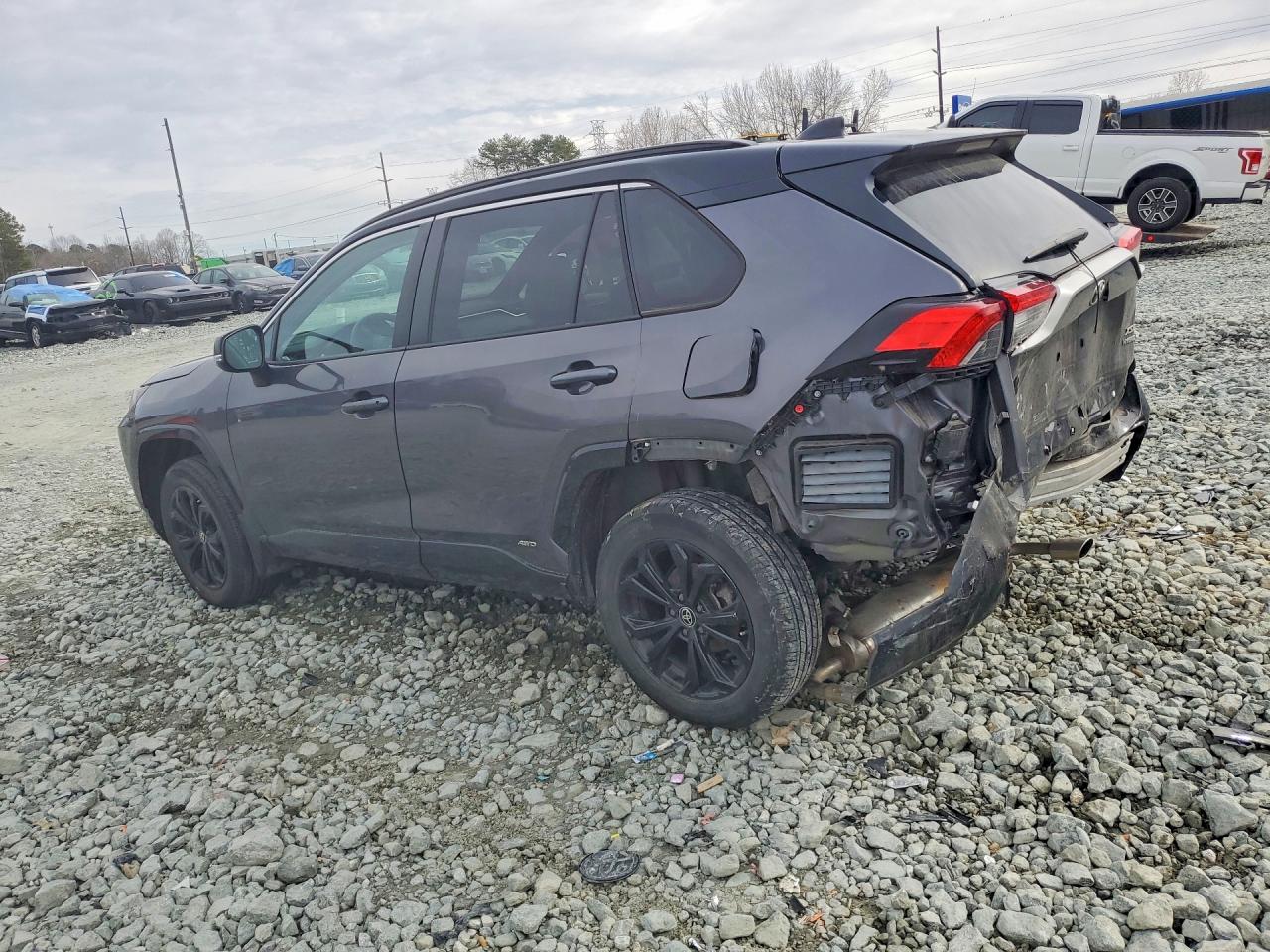 2022 TOYOTA RAV4 XSE photo 3