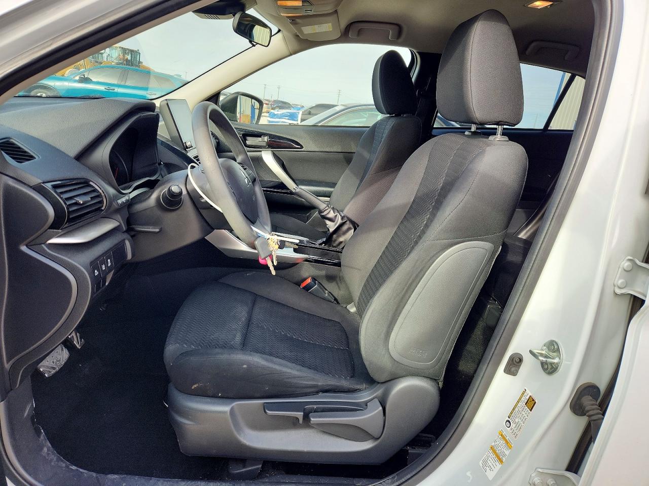 2022 MITSUBISHI ECLIPSE CROSS LE photo 13