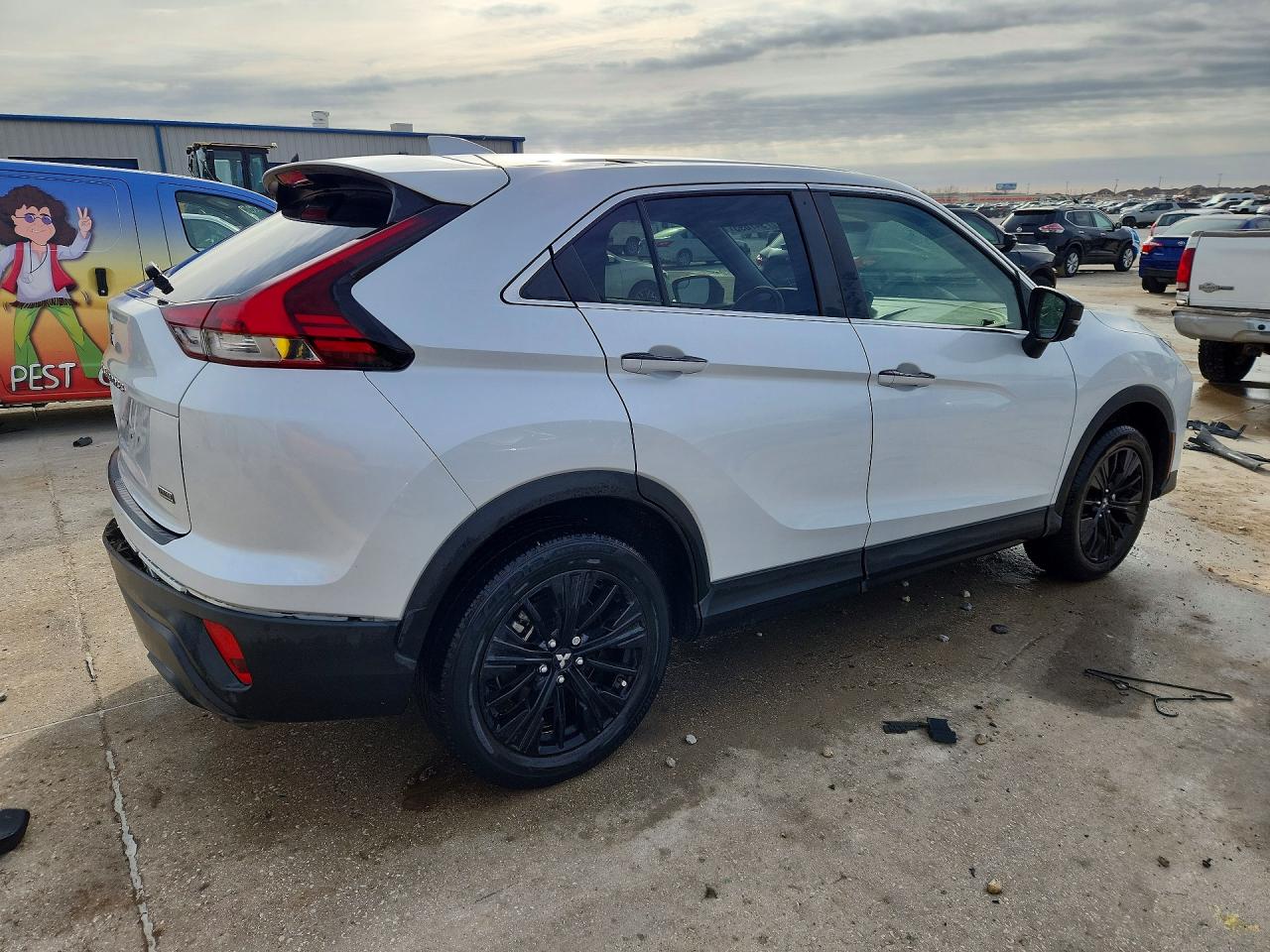 2022 MITSUBISHI ECLIPSE CROSS LE photo 5