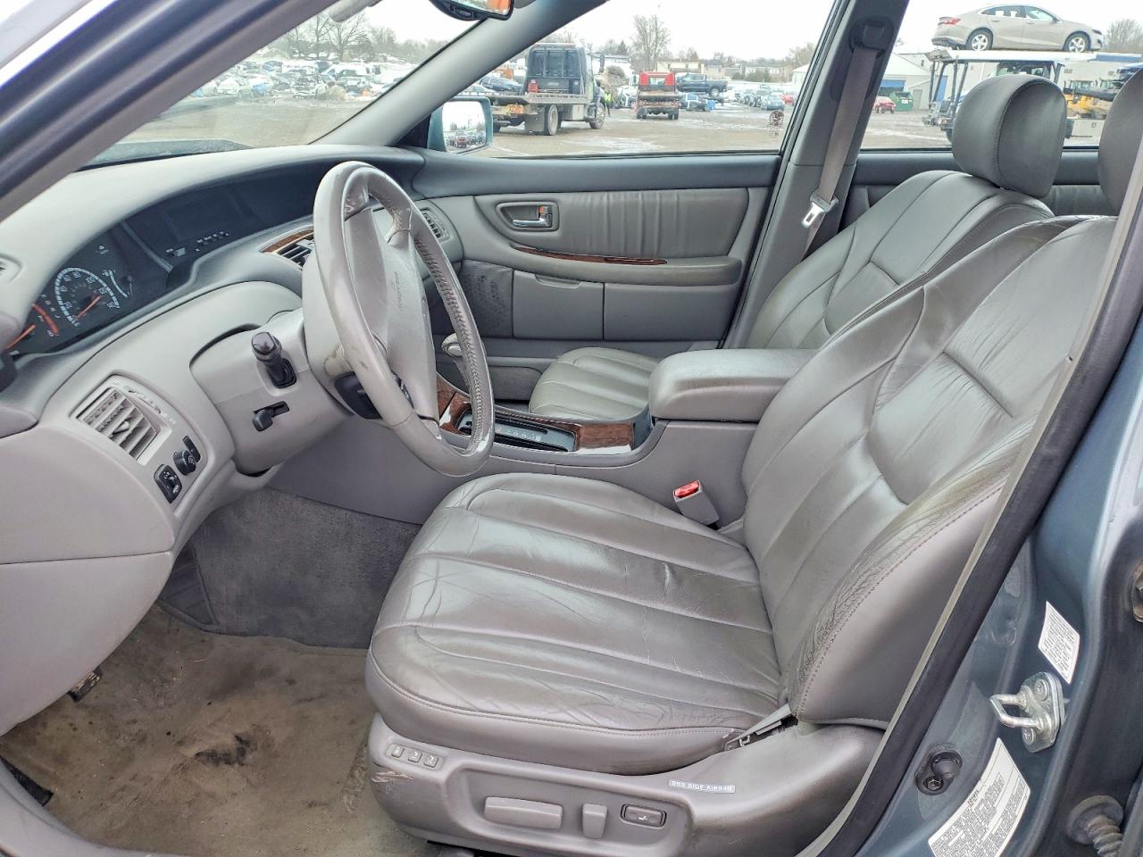 2001 TOYOTA AVALON XL photo 13