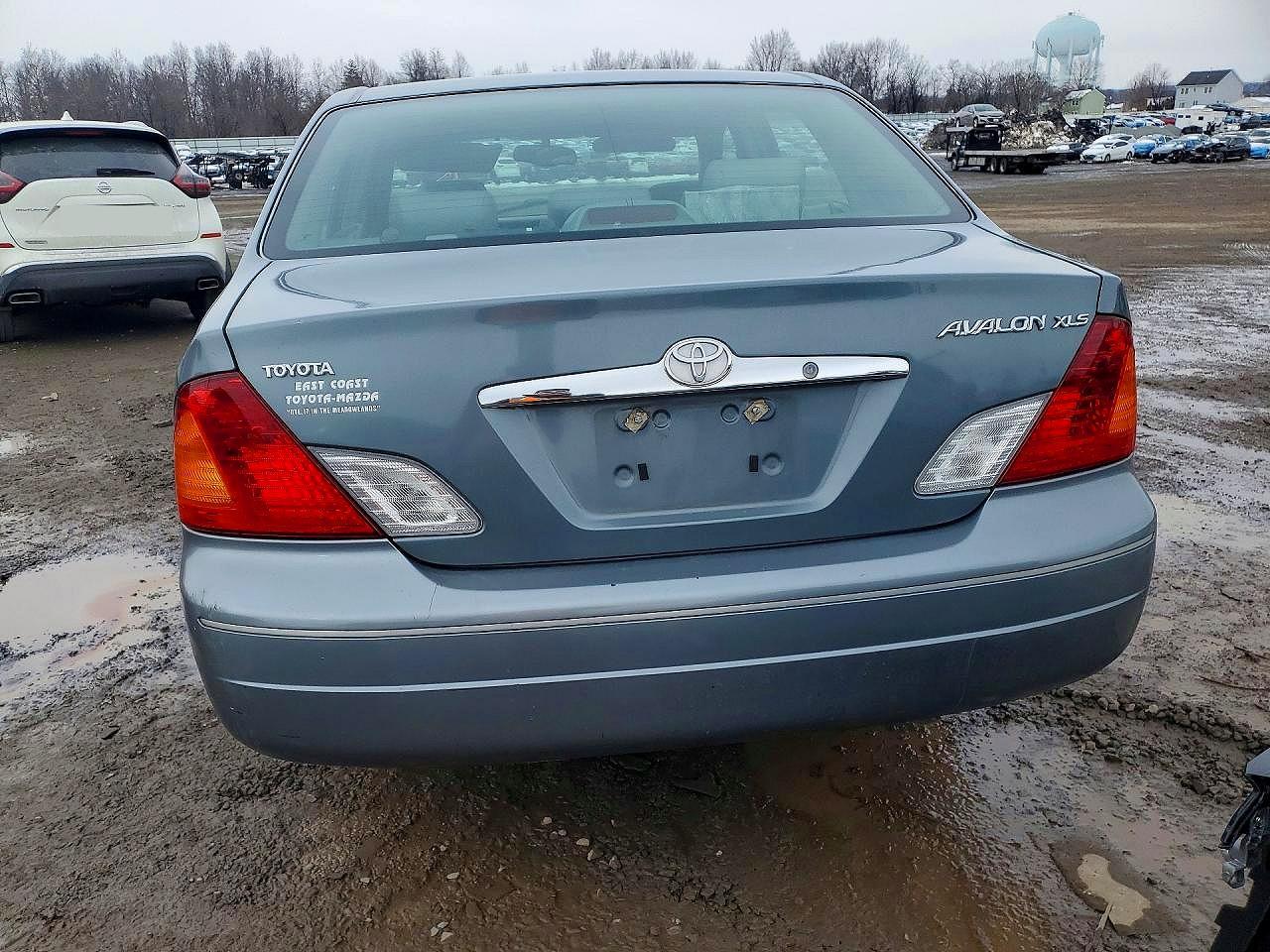 2001 TOYOTA AVALON XL photo 11