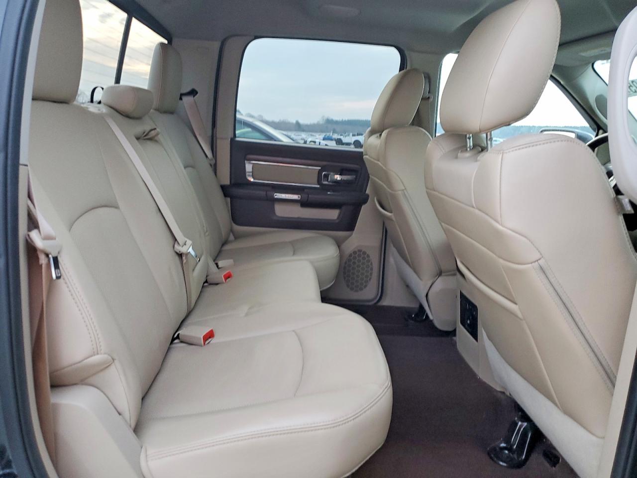 2015 RAM 1500 LARAMIE photo 10