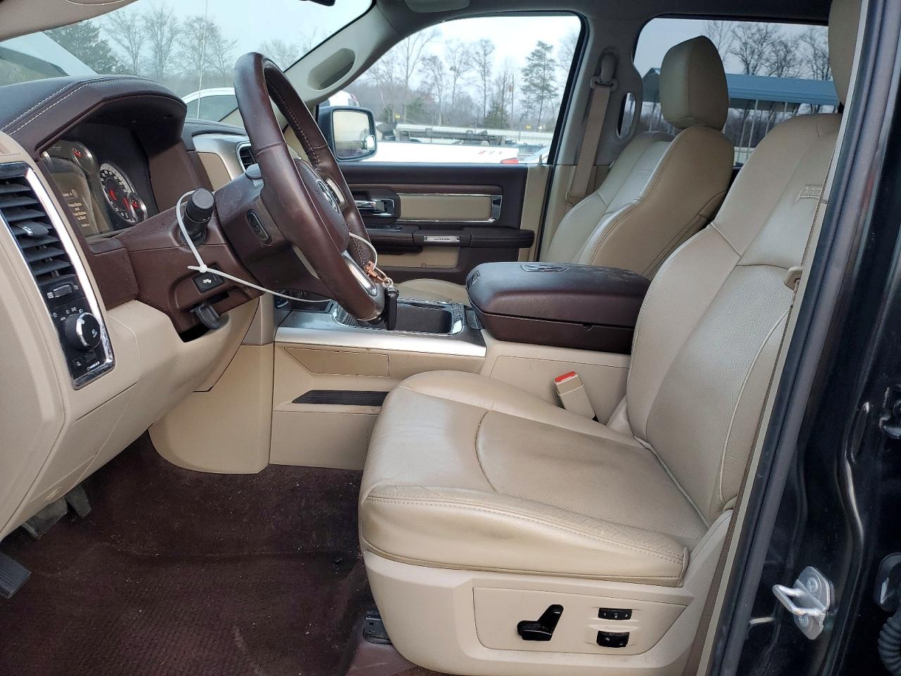 2015 RAM 1500 LARAMIE photo 7