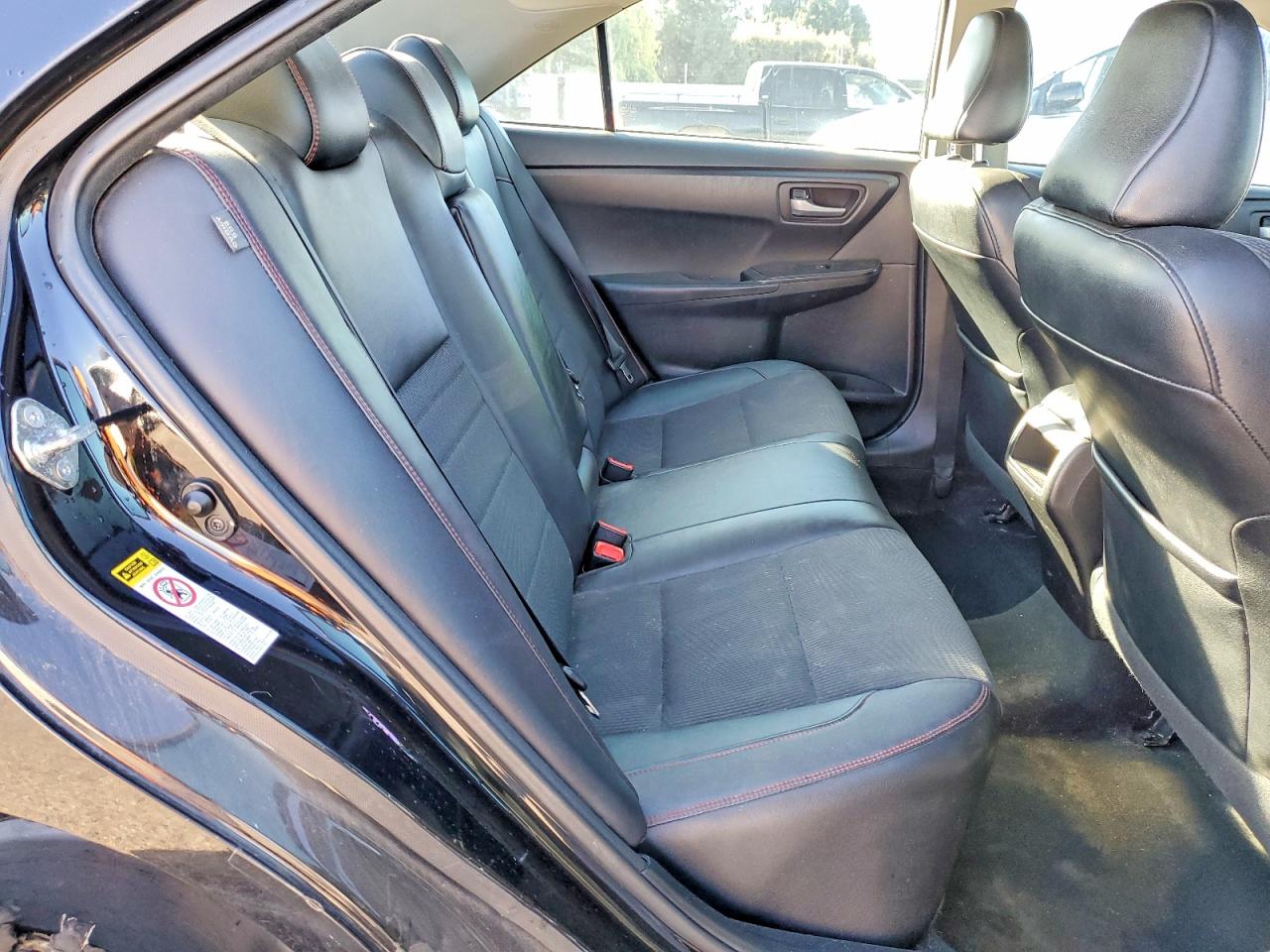 2016 TOYOTA CAMRY LE photo 28