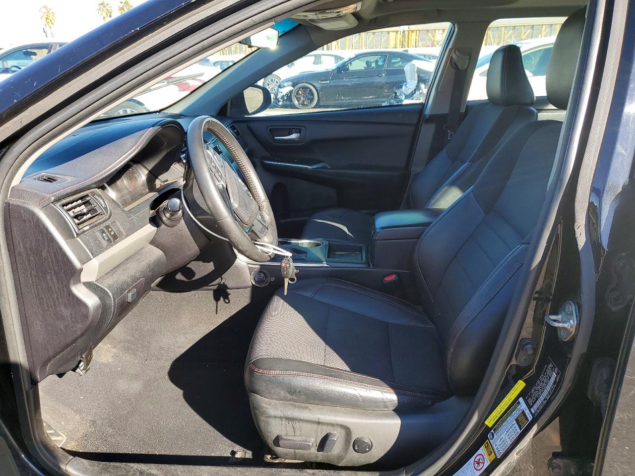 2016 TOYOTA CAMRY LE photo 19