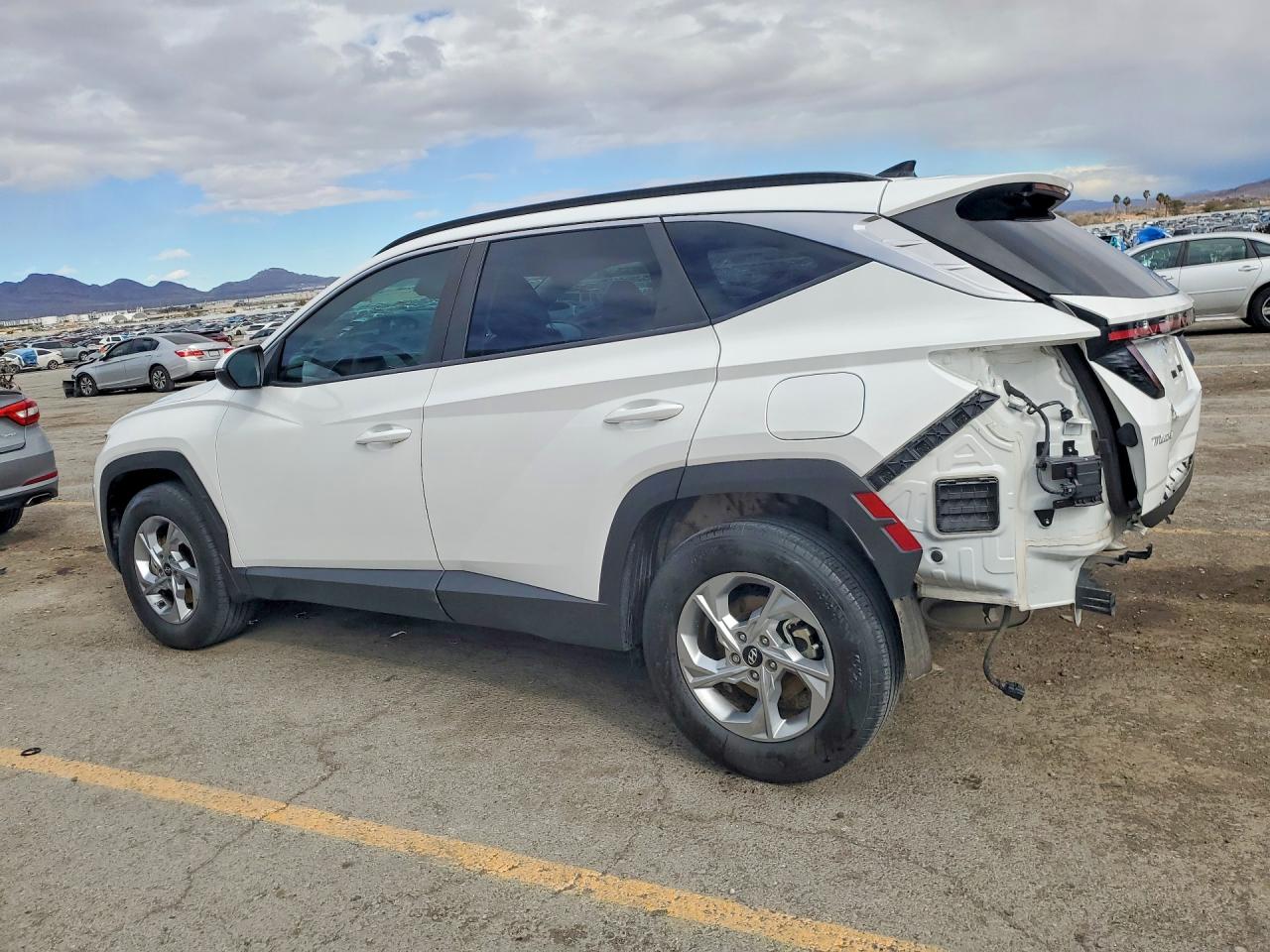 2023 HYUNDAI TUCSON SEL photo 4
