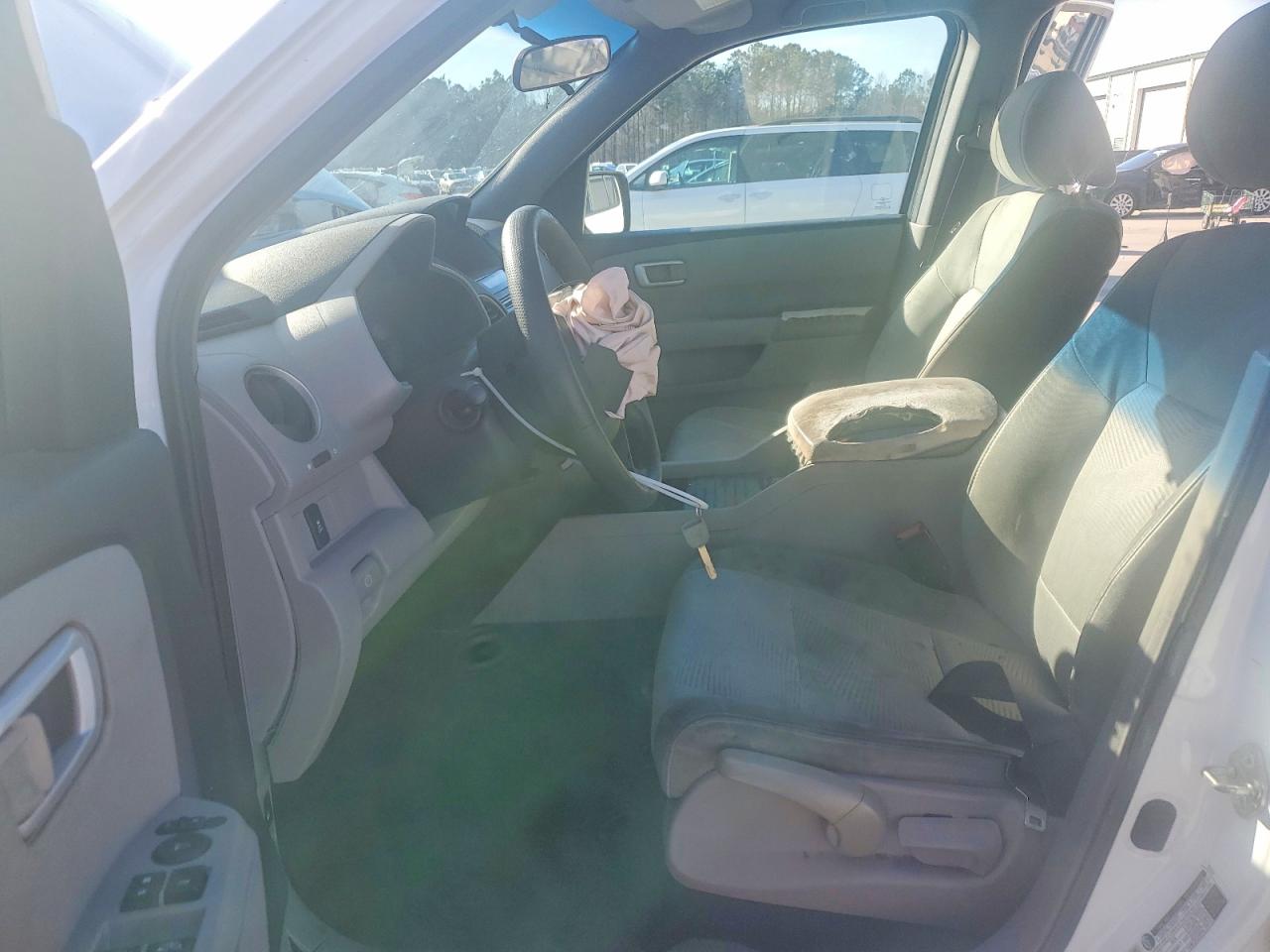 2015 HONDA PILOT LX photo 13
