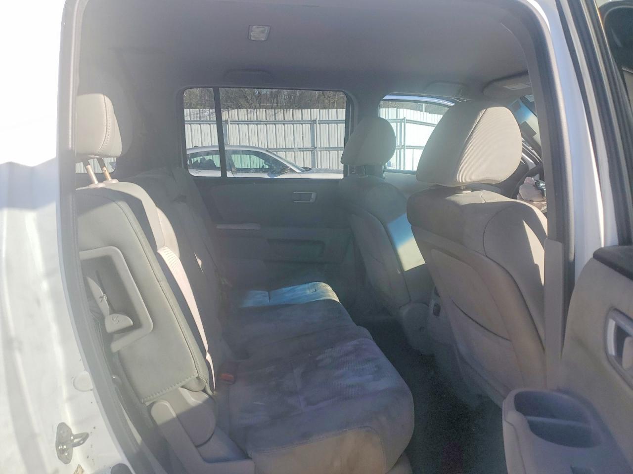 2015 HONDA PILOT LX photo 21