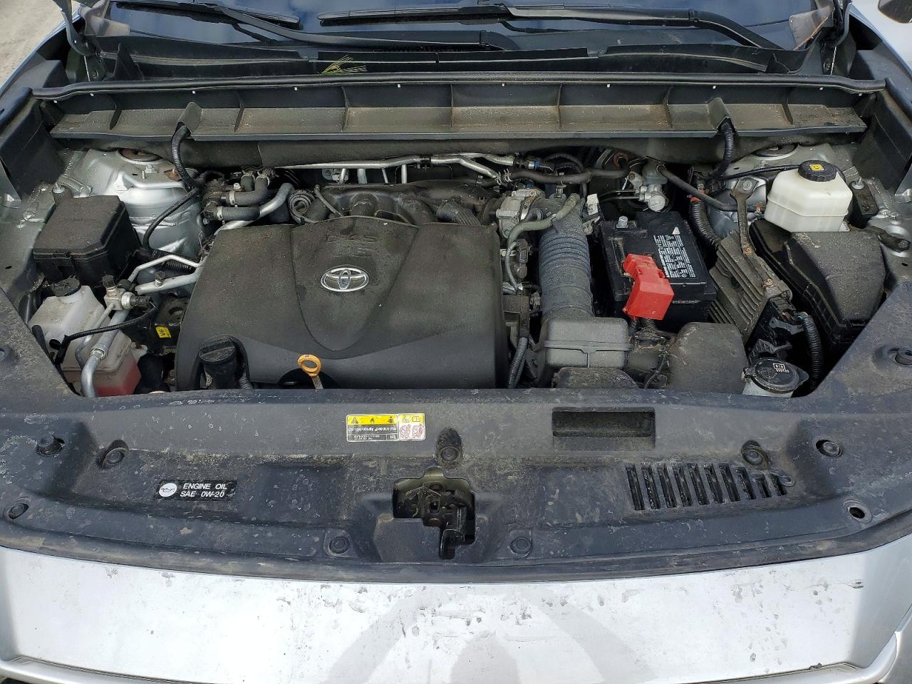 2021 TOYOTA HIGHLANDER XLE photo 34