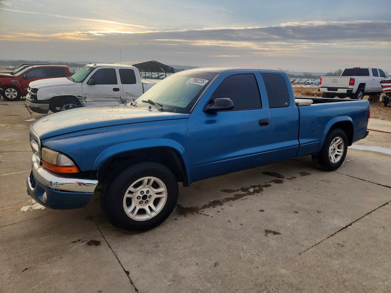 2004 DODGE DAKOTA