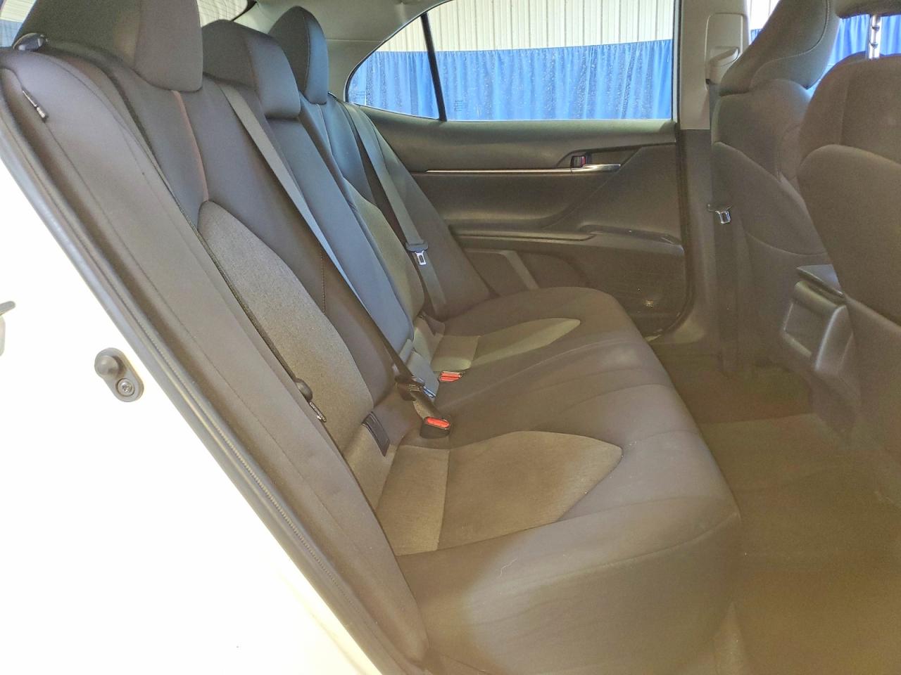 2020 TOYOTA CAMRY LE photo 10