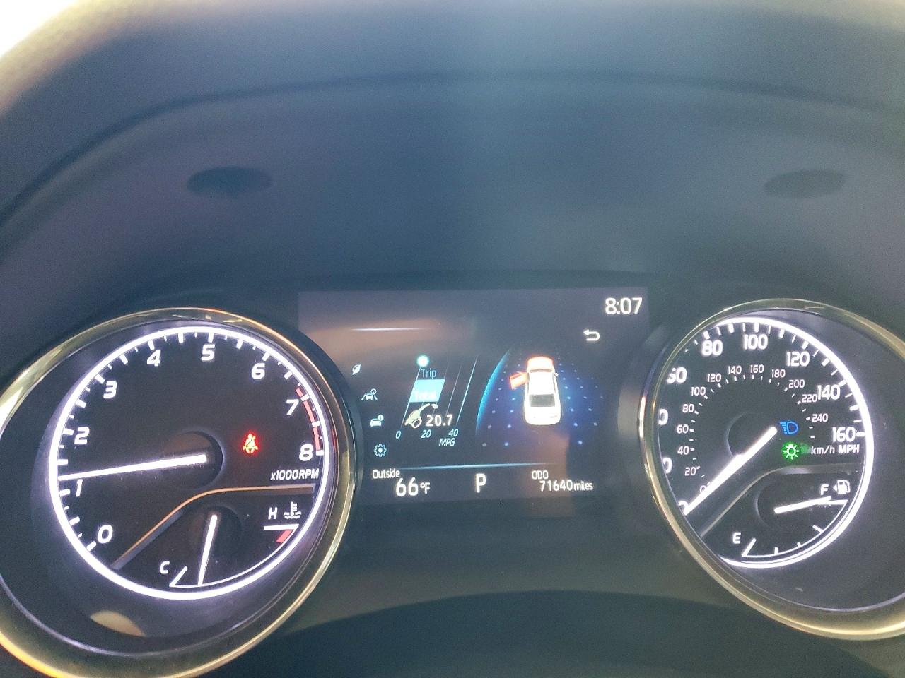 2020 TOYOTA CAMRY LE photo 9