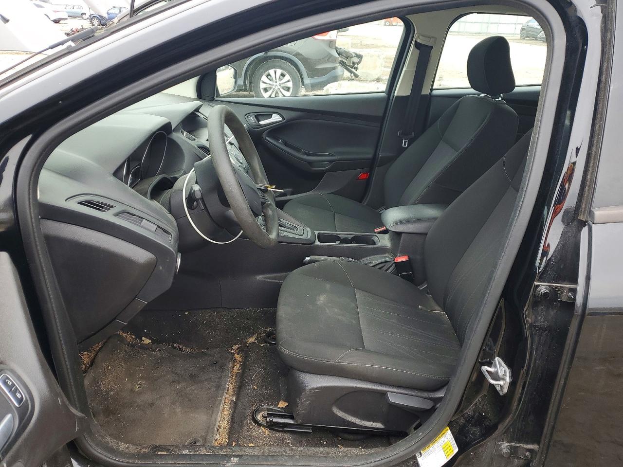 2017 FORD FOCUS SE photo 7