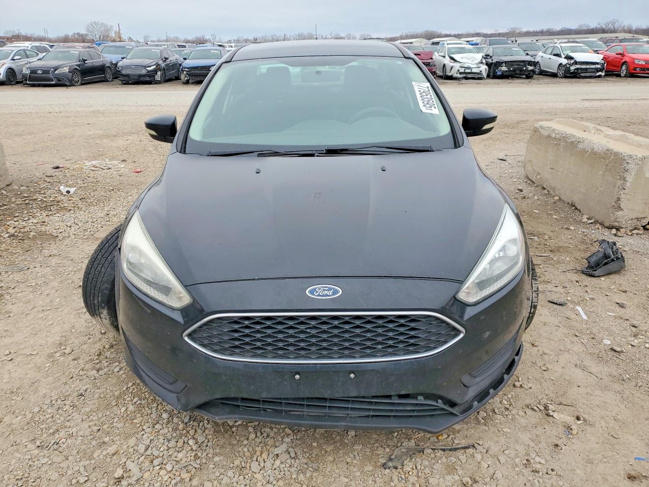 2017 FORD FOCUS SE photo 5