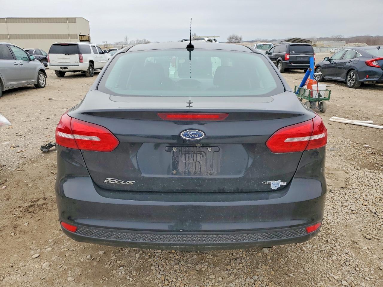 2017 FORD FOCUS SE photo 6