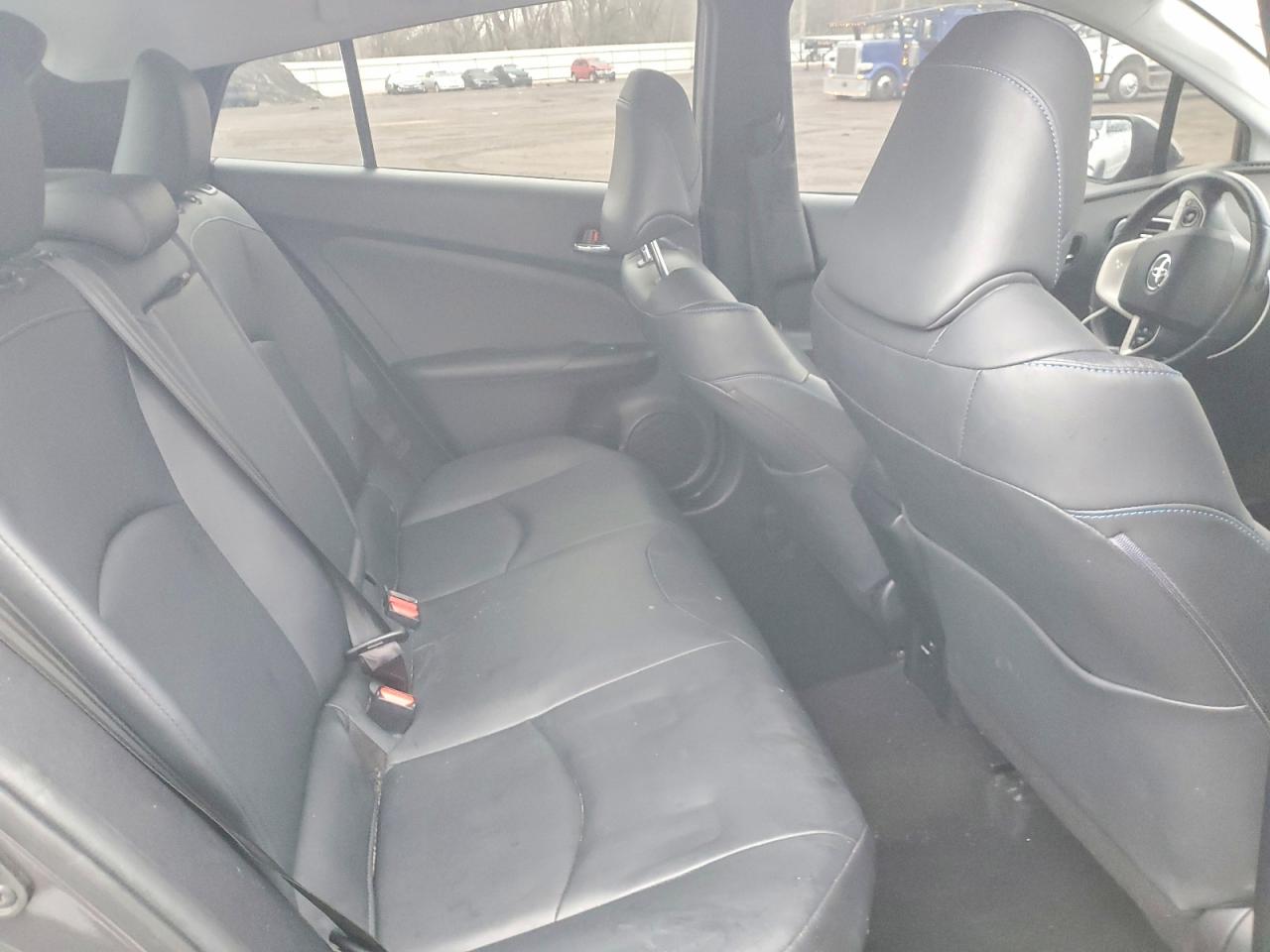 2018 TOYOTA PRIUS FOUR TOURING photo 10
