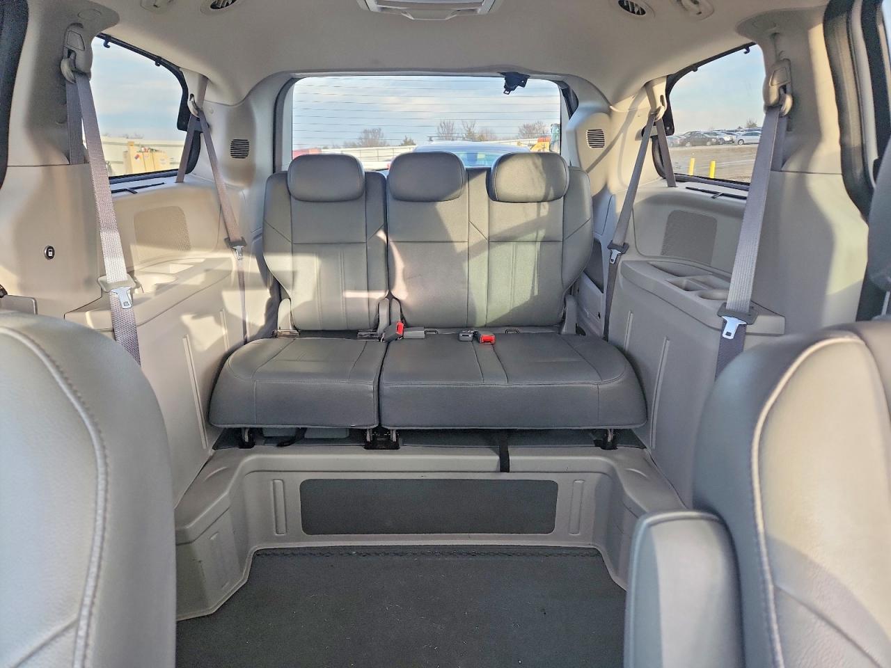 2008 CHRYSLER TOWN & COUNTRY TOURING photo 10