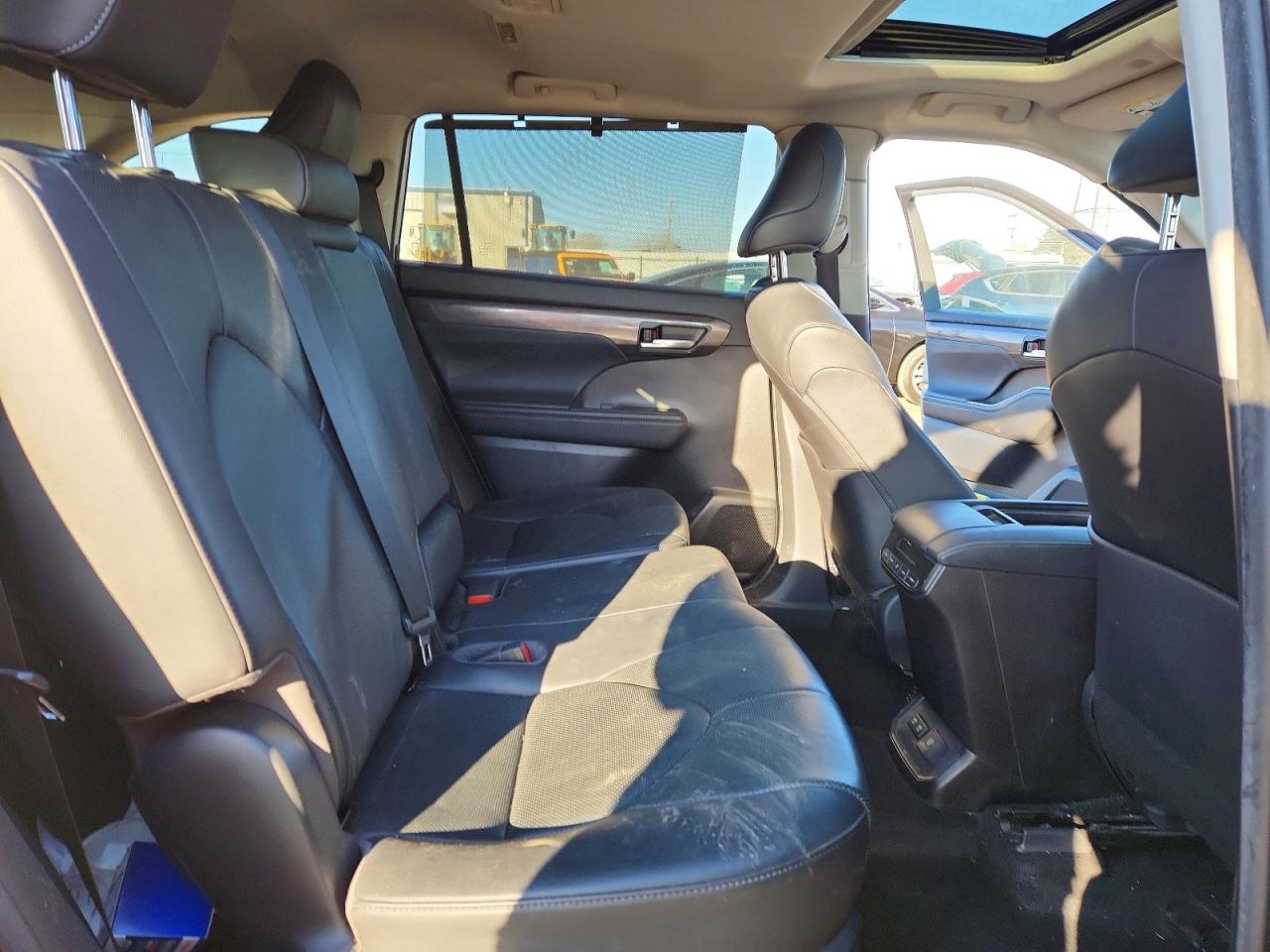 2020 TOYOTA HIGHLANDER LIMITED photo 11