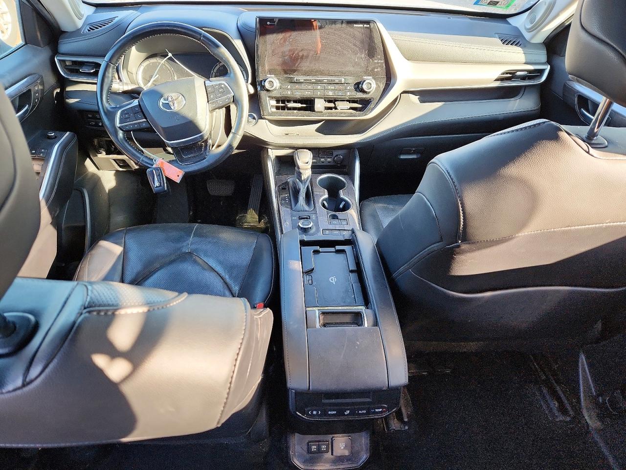 2020 TOYOTA HIGHLANDER LIMITED photo 8