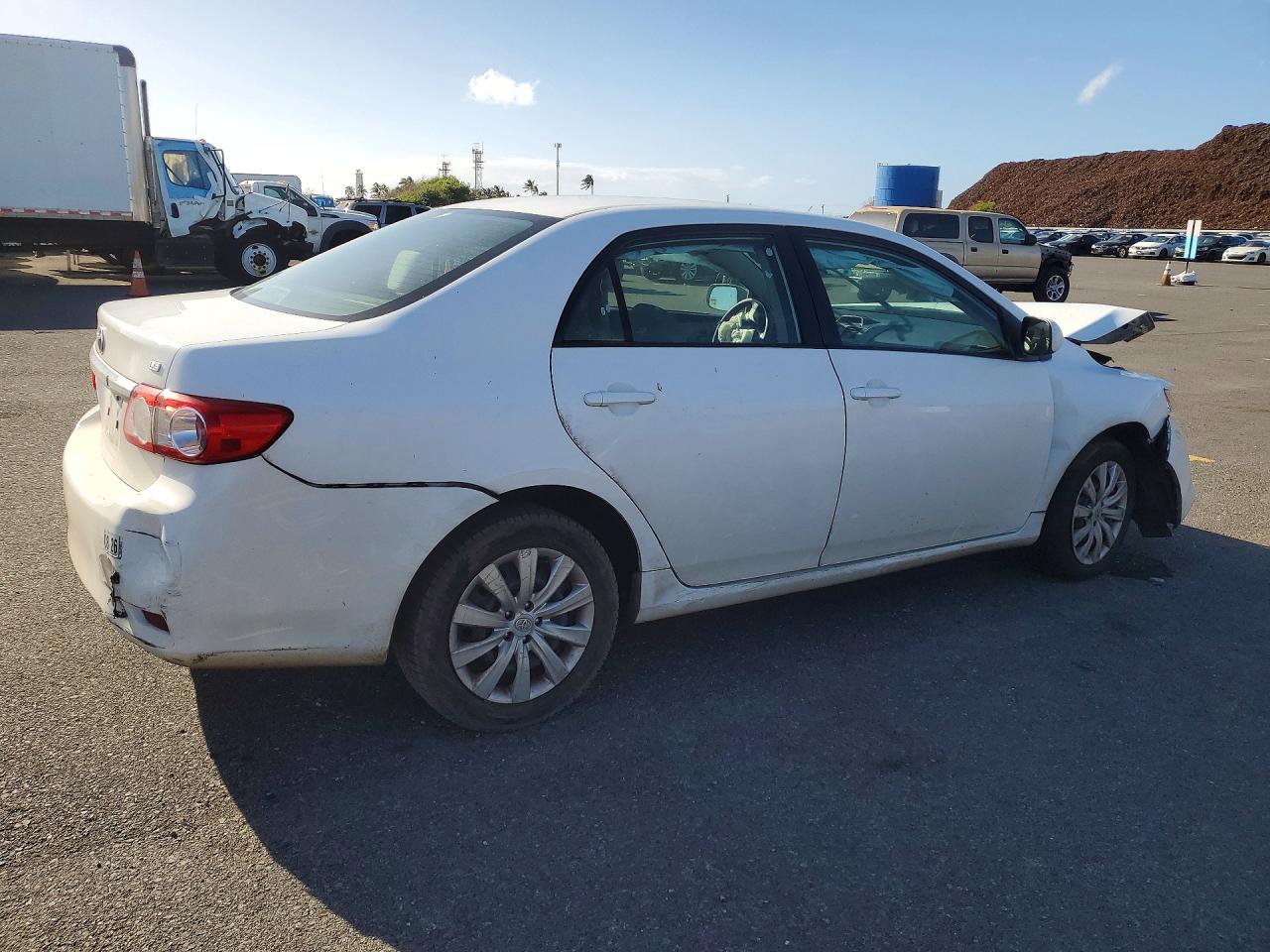 2012 TOYOTA COROLLA BASE photo 3