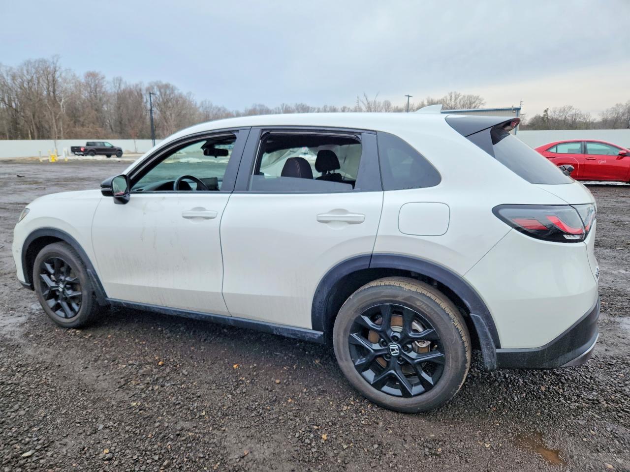 2024 HONDA HR-V SPORT photo 3