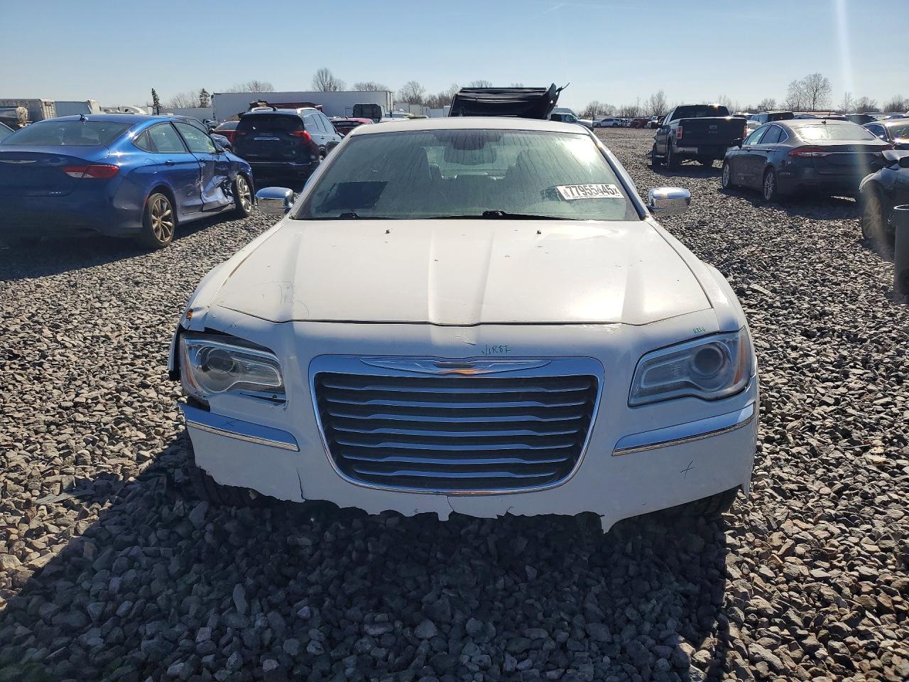 2011 CHRYSLER 300C photo 9