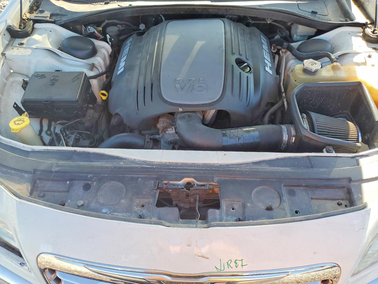 2011 CHRYSLER 300C photo 21
