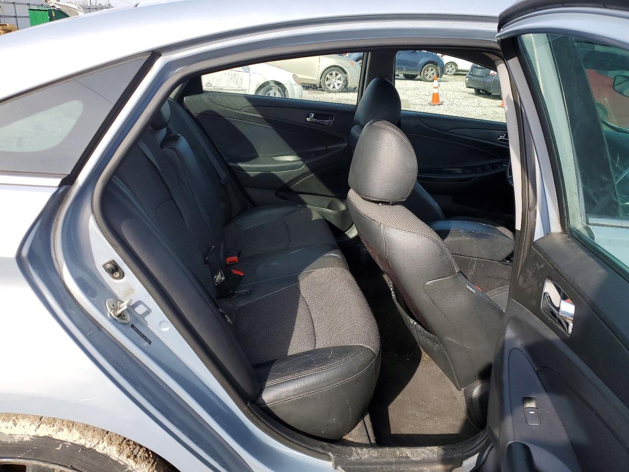 2011 HYUNDAI SONATA photo 28
