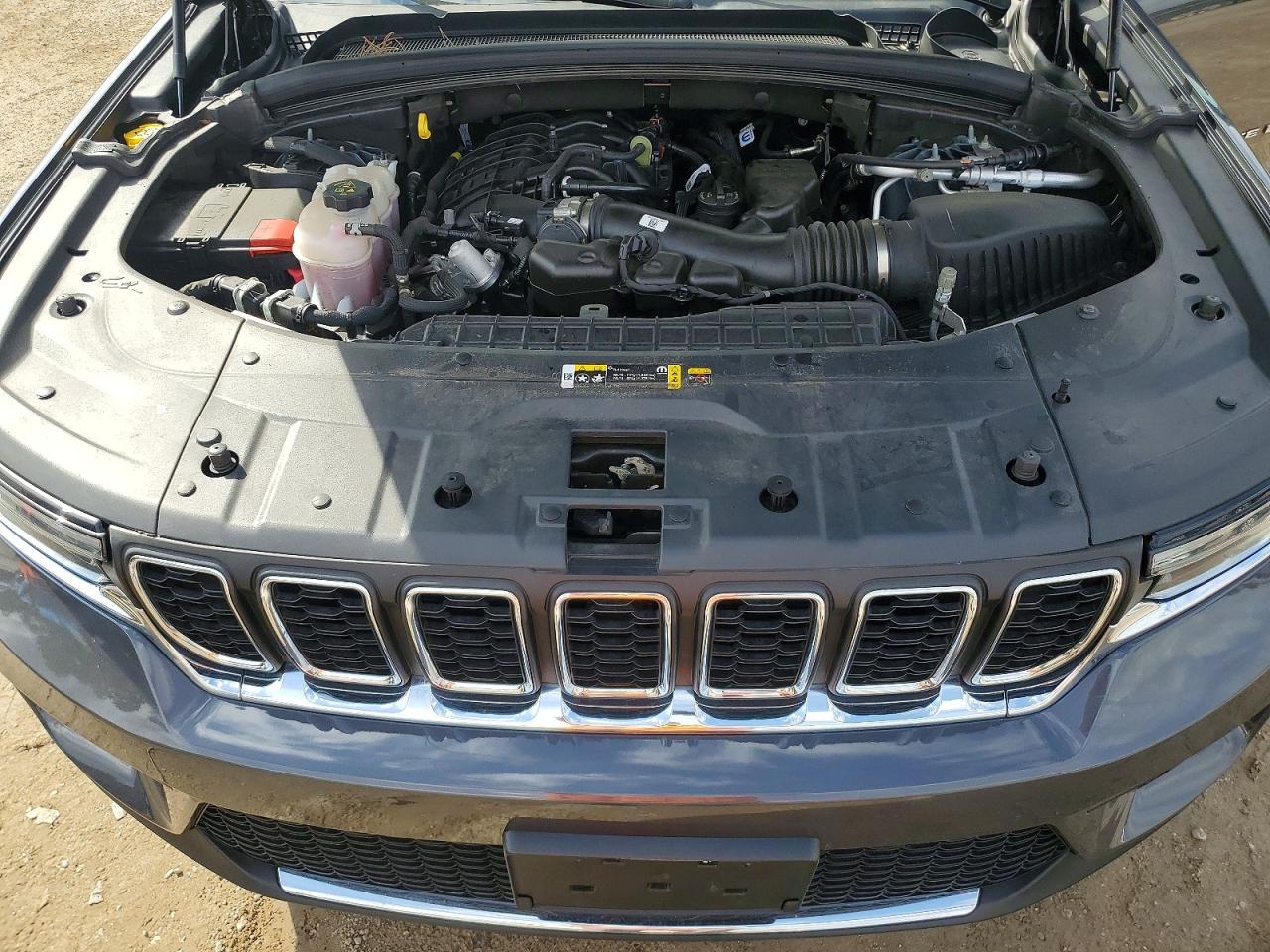 2023 JEEP GRAND CHEROKEE LAREDO photo 23