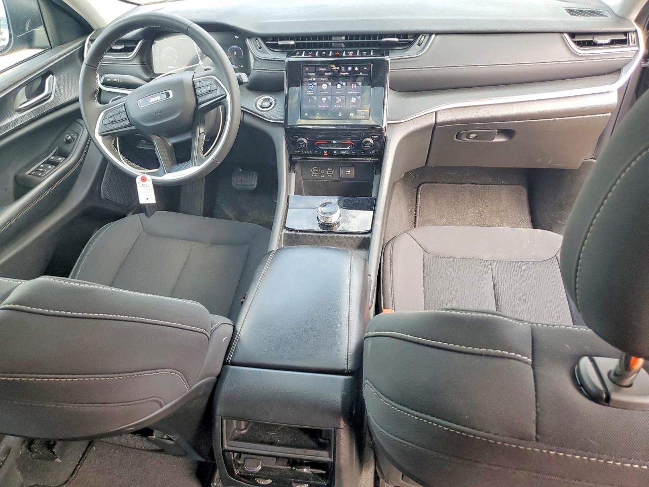 2023 JEEP GRAND CHEROKEE LAREDO photo 15