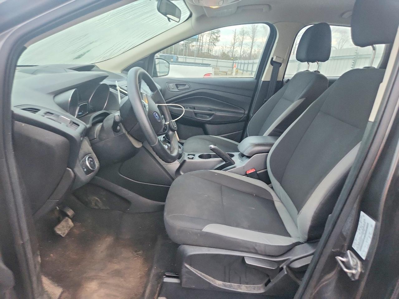 2015 FORD ESCAPE S photo 19