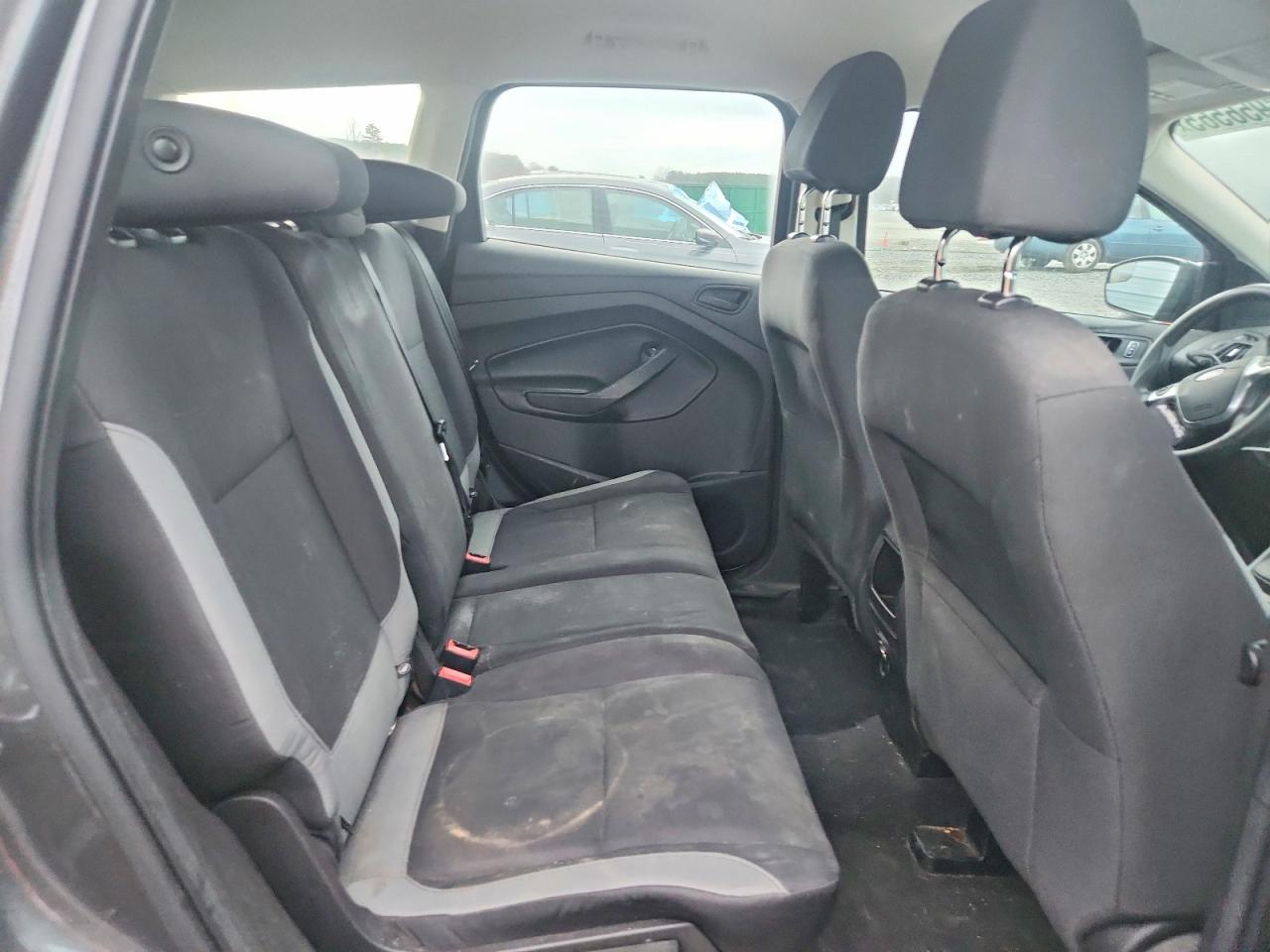 2015 FORD ESCAPE S photo 31