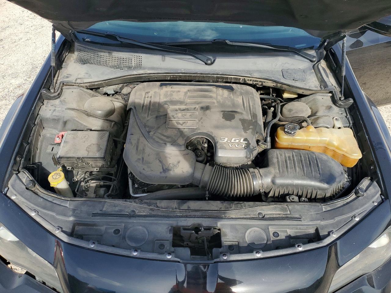 2019 CHRYSLER 300 TOURING photo 31