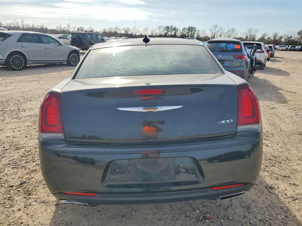 2019 CHRYSLER 300 TOURING photo 16